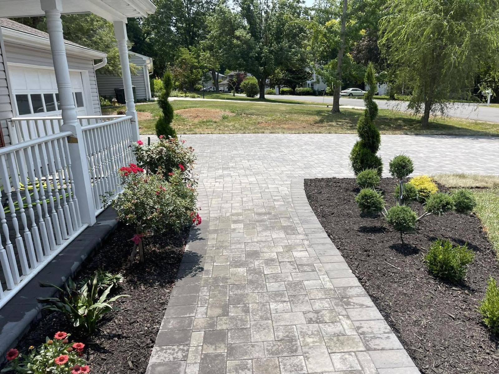 Fresh sod and planting beds installed by E.T. General Contractor in Northern Virginia